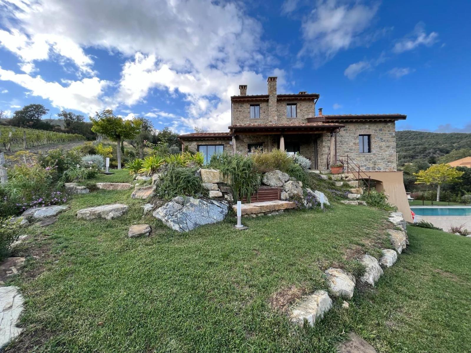 Villa Privata Con Piscina A Riparbella Castellina Marittima Bagian luar foto